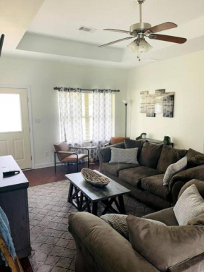 Private Cottage Moments away from Downtown Pensacola/Beach